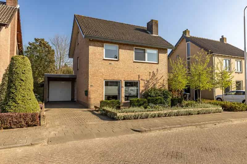 Huis te koop Fazantstraat Zundert: Ruim, 3 slaapkamers, garage, tuin