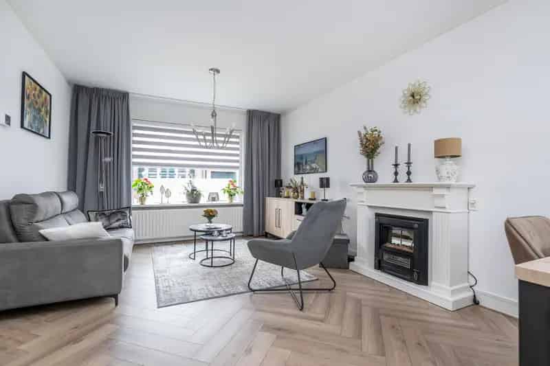 Moderne woning te Middelharnis nabij centrum en haven