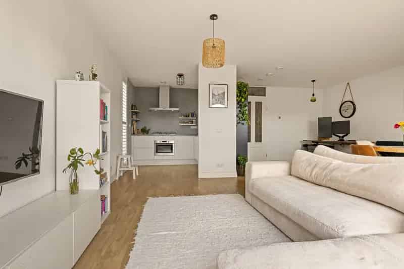 Ruim 2 Kamer Appartement Osdorp 76m2 Balkon Zuid Instapklaar