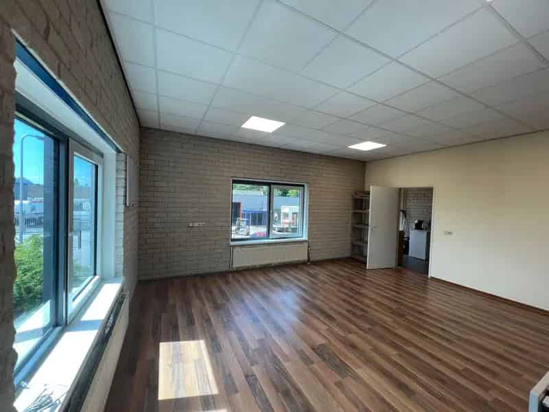 Kantoor Ridderkerk | Zoek kantoren te huur: Mandenmakerstraat 28 2984 AS Ridderkerk 