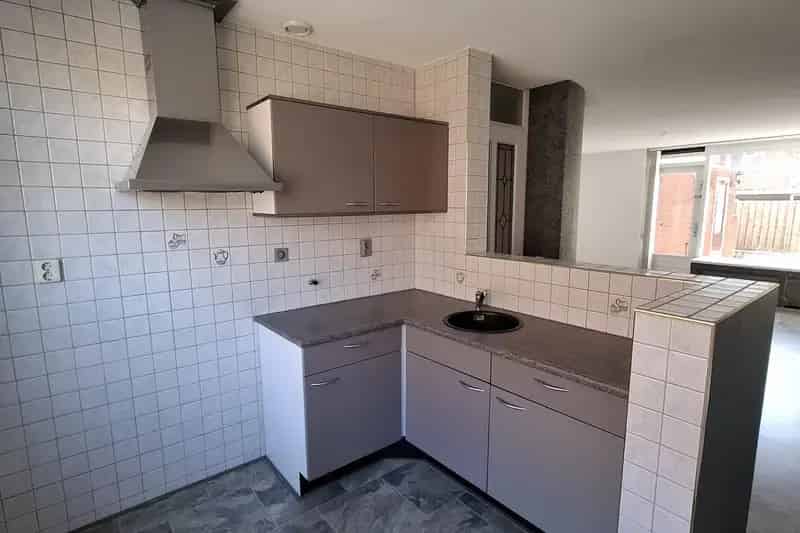 3 Slaapkamers Een gezinswoning Hoogvliet Ruime Tuin