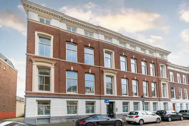 Modern Appartement Den Haag A+++ 1 Slaapkamer Parkeerplaats
