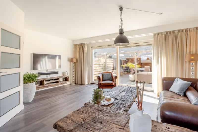 Eengezinswoning Lelystad 4 slaapkamers tuin zuiden