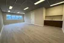 108m2 Bedrijfsruimte te Huur Almere - Moderne Unit