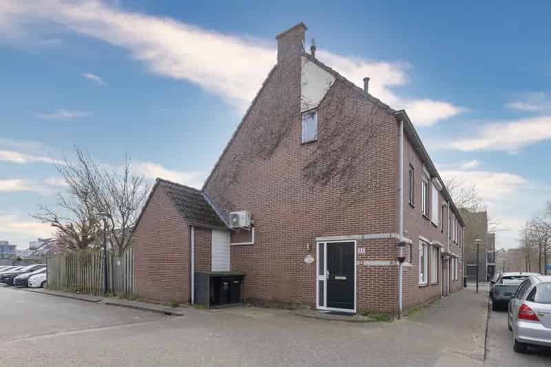 Ruime Hoekwoning Hoorn Nabij Station 4 Slaapkamers Zonnepanelen