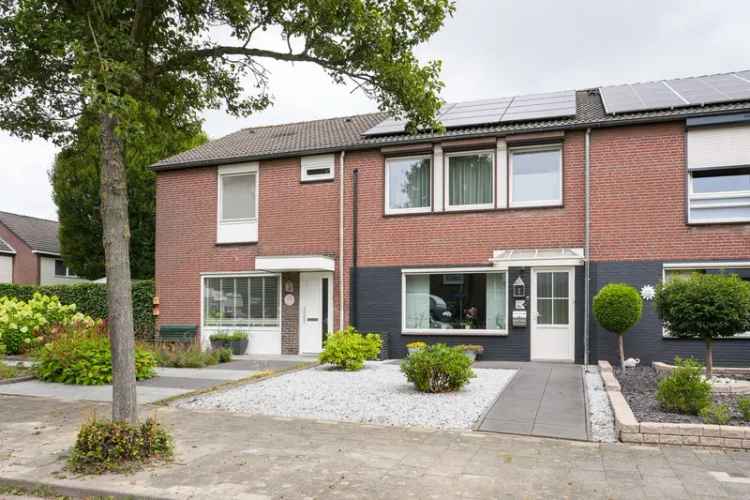 Tussenwoning Oud Geleen Garage 4 slaapkamers Zonnepanelen