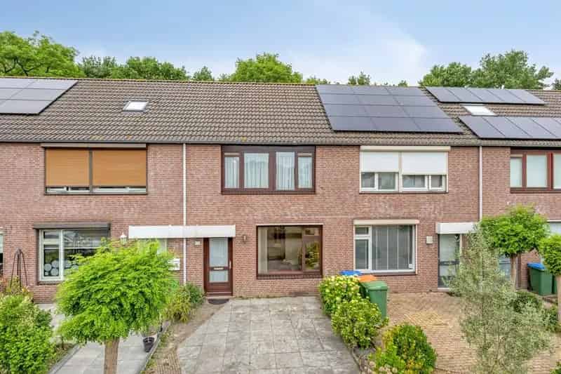 Ruime Tussenwoning Kievitsloop 4 slaapkamers Serre Tuin