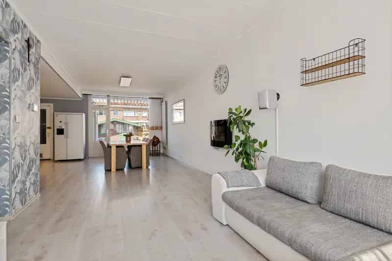 Huis Te Koop , 261, Wijkerstraatweg, Velsen-Noord, Noord-Holland