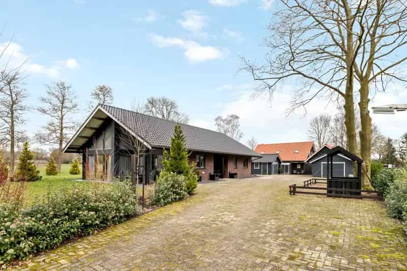 Landelijke Schuurwoning te Emst: Ruimte, Rust en Comfort