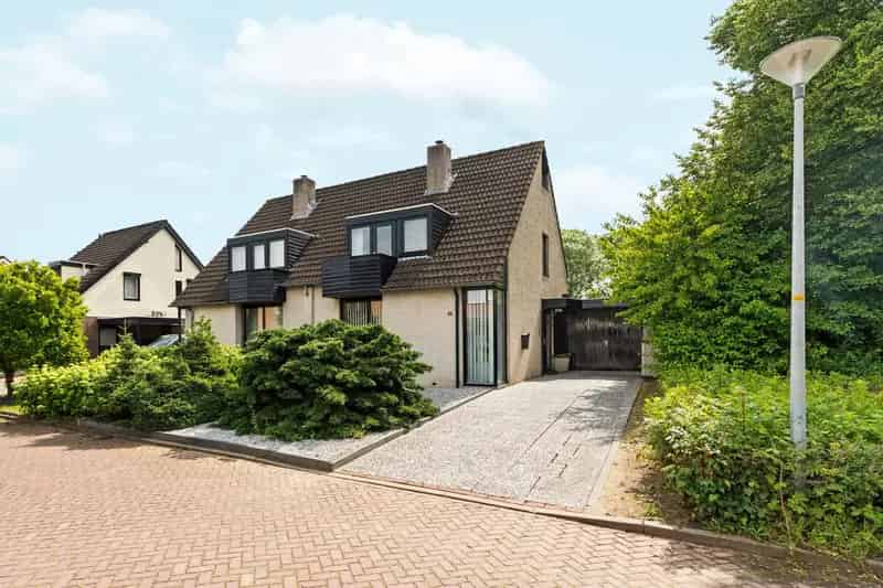 Royale Tweekapper Zevenaar Zwembad Garage Tuin 130m2