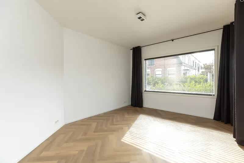 Huis te koop Hilversum: Instapklare hoekwoning met 3 slaapkamers en kelder