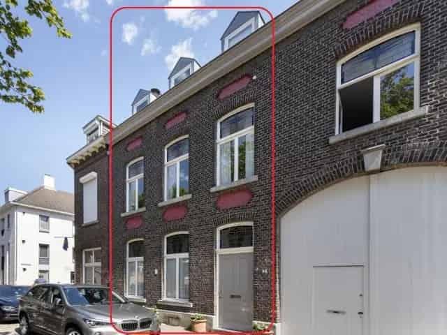 Riante Stadswoning Maastricht Centrum 5 slaapkamers 5 badkamers