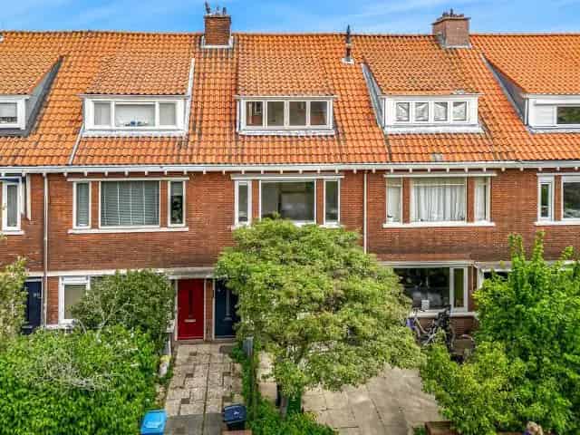 Bovenwoning 3 slaapkamers Voorburg NS station Laan van NOI