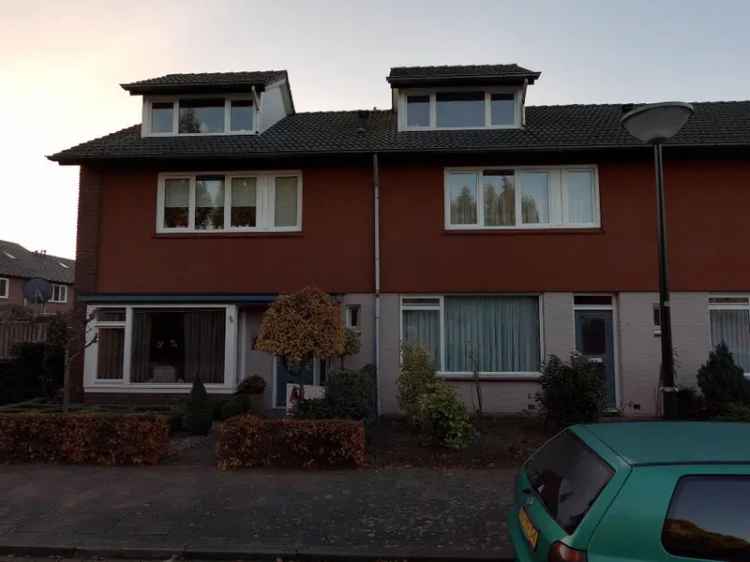 Nieuwe badkamer, toilet en keuken - Instapklare woning