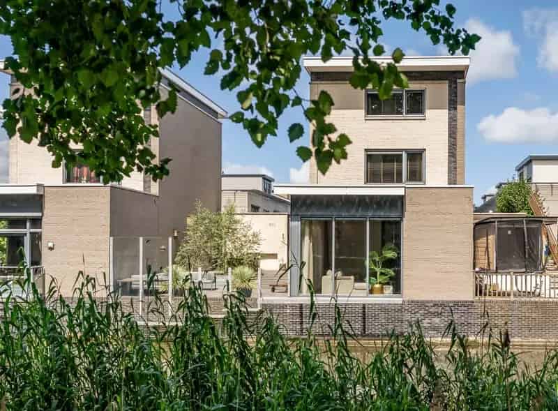 Vrijstaande Watervilla Almere 4 slaapkamers gerenoveerd 2022