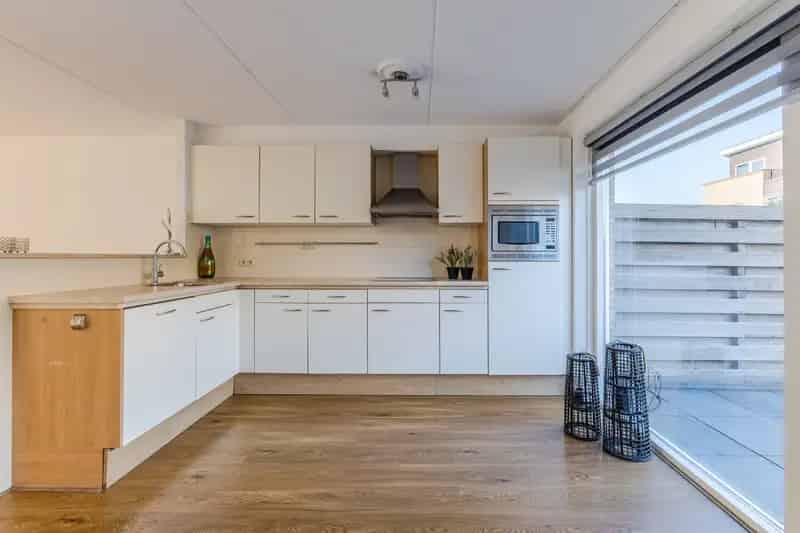 Huis te koop Krommenie: Ruime 4 Slaapkamers, Moderne Keuken, Instapklaar
