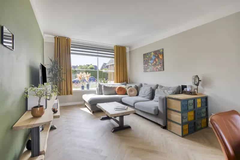 Tussenwoning Kesteren 4 slaapkamers moderne keuken diepe tuin