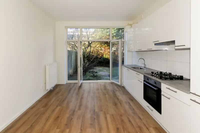 Appartement te koop Den Haag Laakkwartier 71m2 3 kamers tuin