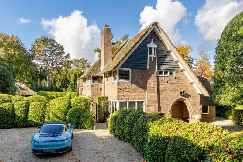 Huis te koop Laren NH: Monumentale villa Corvus met zwembad