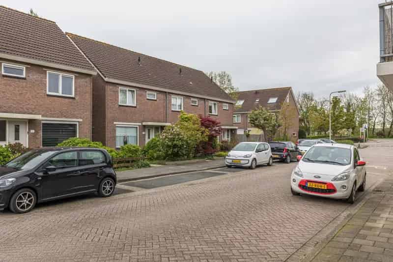 Ruime Tussenwoning te Huur in Brielle