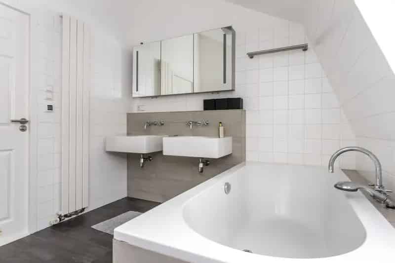 Jaren 20 woning te Utrecht met 4 slaapkamers en ruim perceel