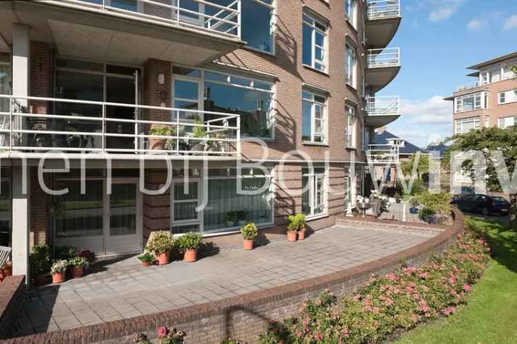 Zeer ruim 4 kamer appartement 109m2 nabij winkels