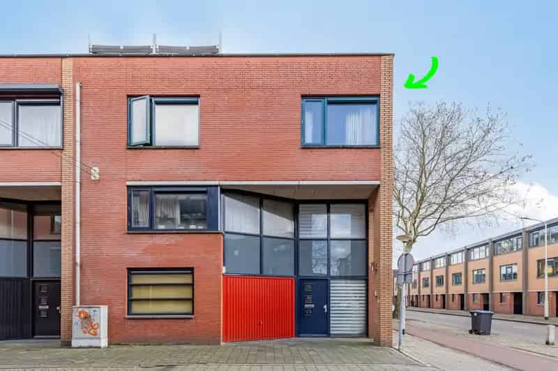 Drive-in woning Roosendaal centrum: garage, dakterras, 2 slaapkamers