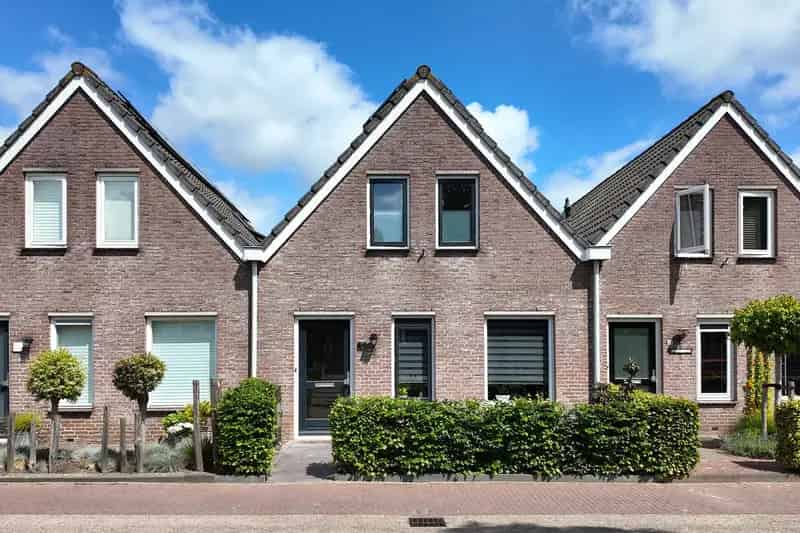 Huis te koop Langeweg: Moderne starterswoning met 2 slaapkamers mogelijk