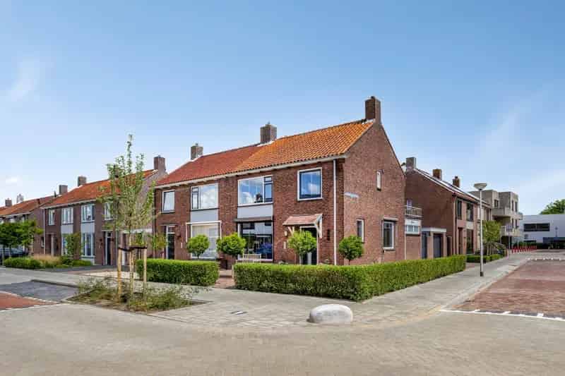 Huis te koop Etten Leur: Luxe keuken badkamer 3 slaapkamers