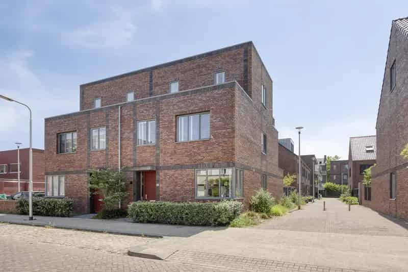 Royale Tweekapper Piushaven Tilburg 4 slaapkamers Dakterras