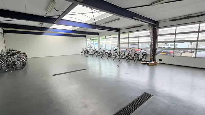 Bedrijfsunit te Huur Oss 200m2 Elzenburg