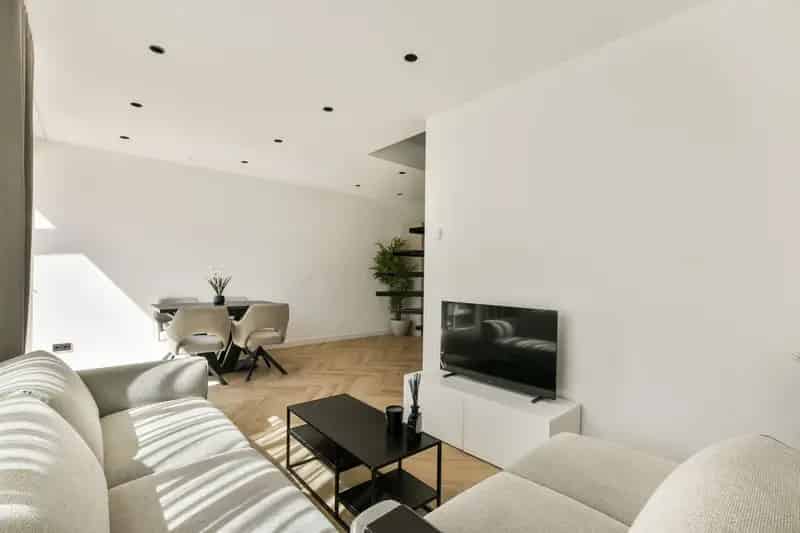 Huis te koop Almere Poort 3 slaapkamers 2 badkamers moderne keuken serre