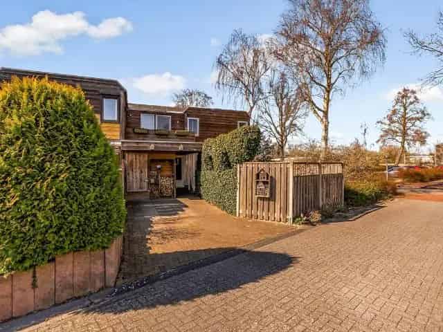 Hoekwoning te koop Lelystad 4 slaapkamers 250m2