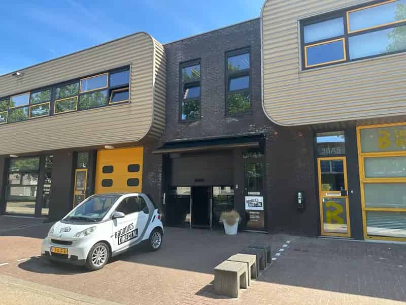 Moderne Kantoorruimte 56m2 te Huur Alphen aan den Rijn