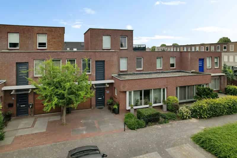 Huis te koop Zoetermeer 185m2 tuin 152m2 3 slaapkamers energielabel A