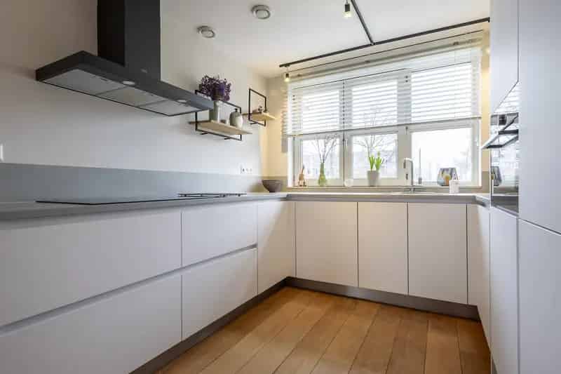Huis te koop Beverwijk: Ruime 4 slaapkamer hoekwoning aan het water