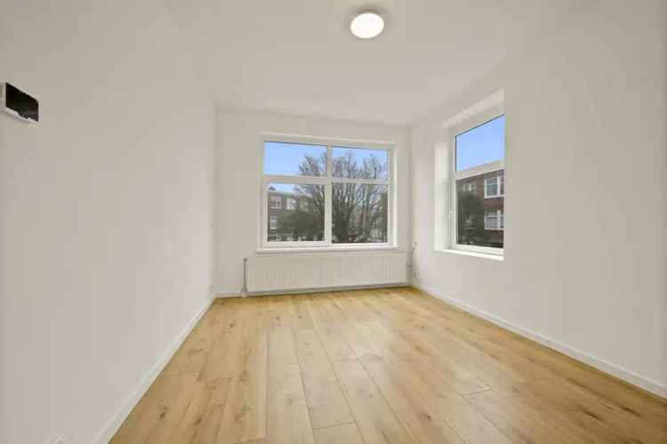 Portiekwoning Te Koop in 23A, Hoenderloostraat, Den Haag, Zuid-Holland