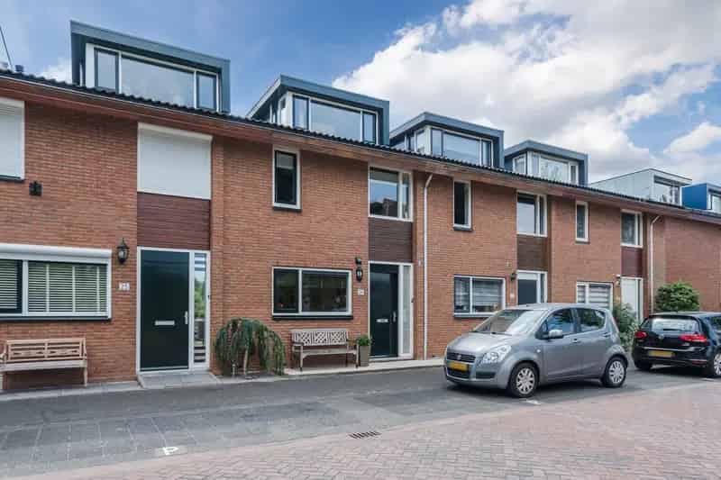 5-kamer Tussenwoning Bergschenhoek  Instapklaar Luxe Afwerking