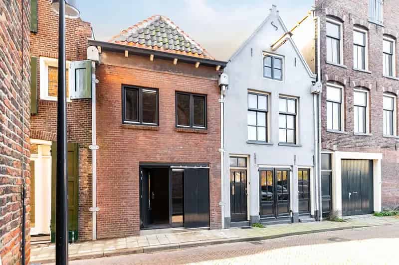 Huis te koop Zutphen casco 64m2 stadstuin Rijksmonument