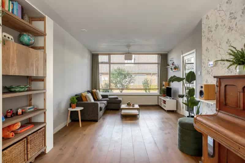 Moderne Hoekwoning nabij rivier De Mark
