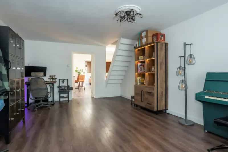 Starterswoning Hoofdstraat: Ruime Tuin Moderne Badkamer Mogelijkheden Extra Kamer