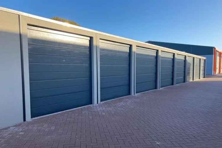 Garagebox 's-Gravenzande | Zoek garageboxen te koop: Zanddijk 30 A 2691 PH 's-Gravenzande [funda in business]