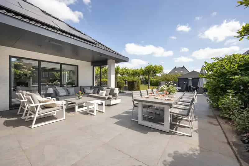Vrijstaande woning grote tuin jacuzzi St Willebrord