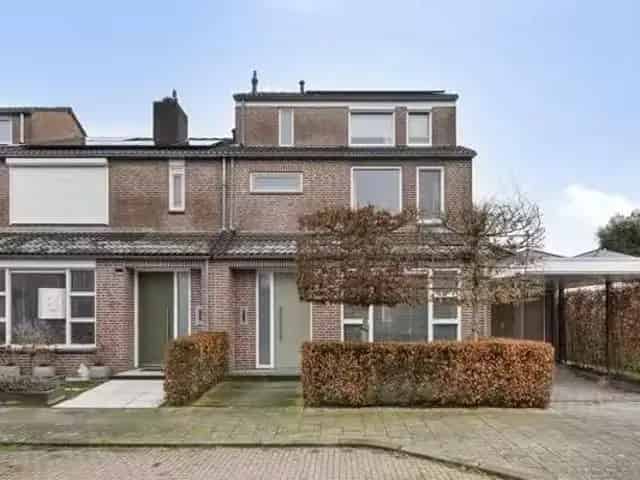 Huis te koop Eindhoven 131m² 3 slaapkamers Jacuzzi Dakterras