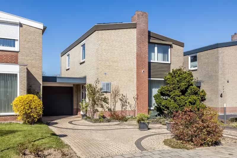 4 Slaapkamers Vrijstaand Munstergeleen Riante Tuin Garage Zonnepanelen