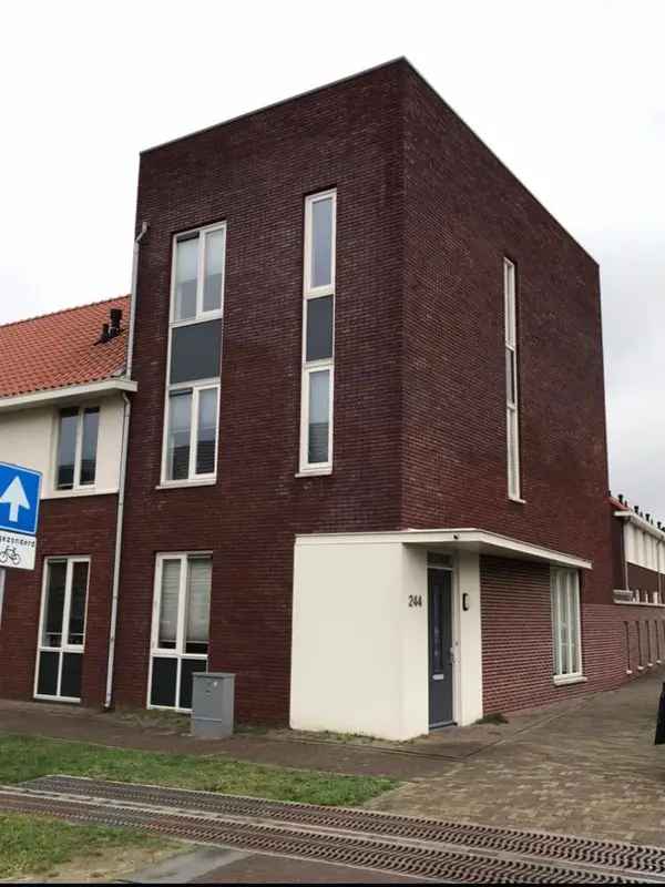 Ruime Hoekwoning Arnhem Zuid 4 Slaapkamers Nabij Station