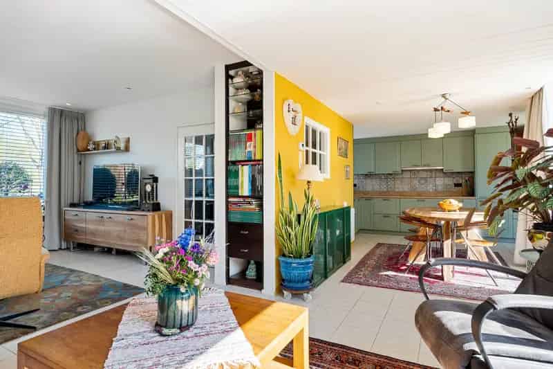 Ruime 5 Kamer Hoekwoning Zoetermeer Zonnige Tuin Eigen Oprit