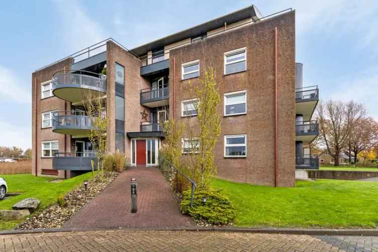 Royaal appartement Kollum 2 balkons 110m2 parkeerkelder