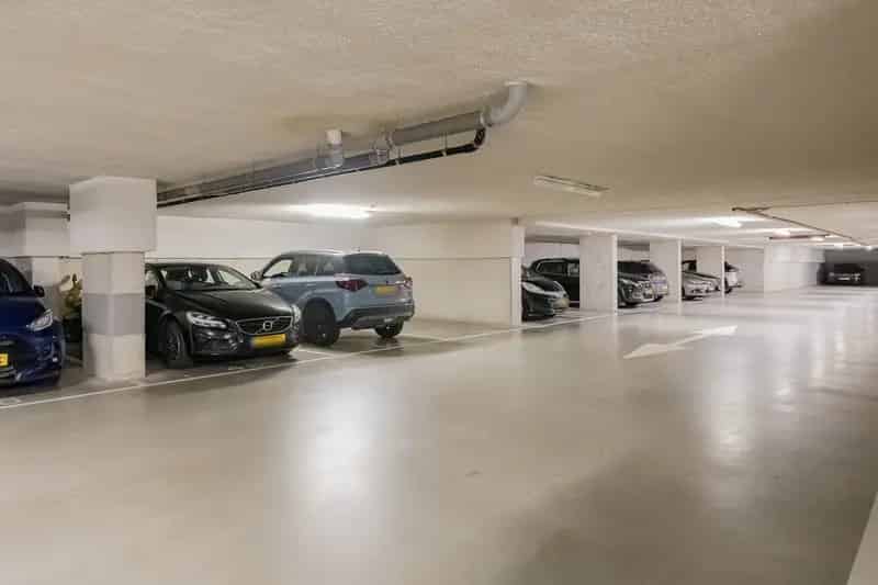 3-kamer appartement IJmuiden  Ruim terras Parkeerplaats