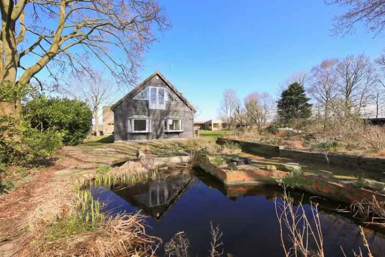 Woonboerderij Driemond: 377m² met Gastenverblijf en Aanlegsteiger